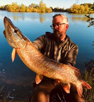 Sven Peiker Hecht 90 cm 11 Pfund Ulrichsee.jpg